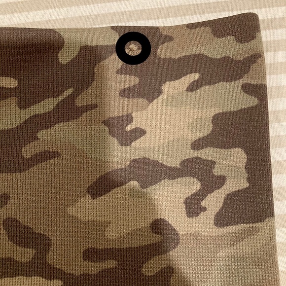 Spanx Look at Me Now Seamless Leggings, Size L, Green Camo - Picture 5 of 6